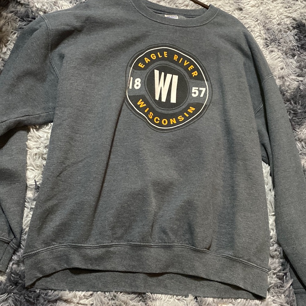 Gildan XL crew neck